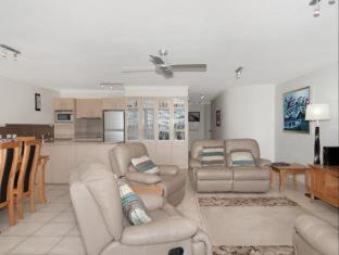 Moffat Beach Complejo | The Norfolks on Moffat Beach
