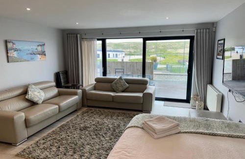 Portrush Apartamento | The North Cove, 20m to the Sea, Modern Studio Apartment