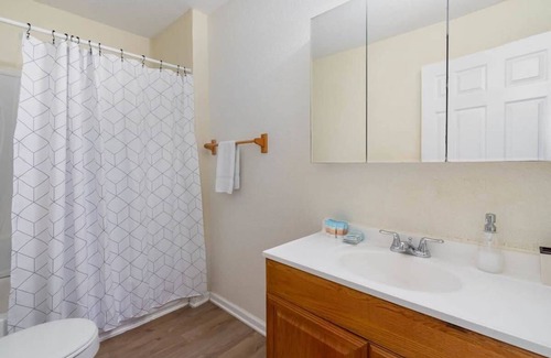 Buckroe Beach Apartamento | The North Hampton Suite B / 3 minute walk to beach