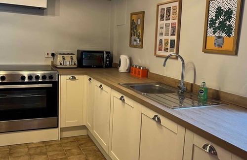 Saint Asaph Apartamento | The North Wales Gathering - Hot Tub Sleeps Up 16