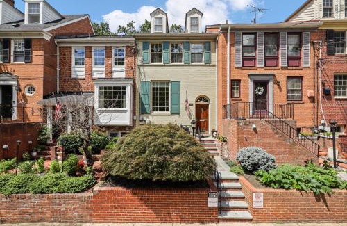 Old Town Alexandria Casa | The Nostalgic of Old Town