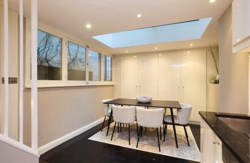 Campden Casa | The Notting Hill Gate Crib - Relaxing 2BDR House