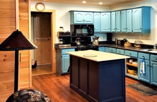 Stratton Cabina | The Nubble Retreat: A quiet lakeside paradise