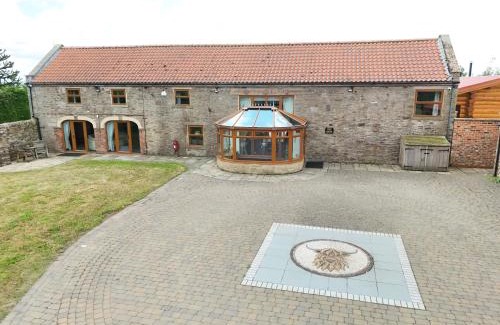 Crook Casa | The Oak, Country Home, Sleeps 4 with Hot Tub near Durham City & Bishop Auckland
