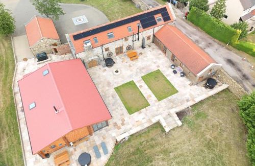 Crook Casa | The Oak, Country Home, Sleeps 4 with Hot Tub near Durham City & Bishop Auckland