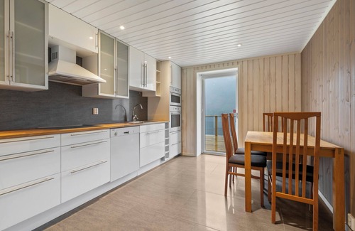 Etne Casa | The Oak Courtyard - Charming 3-bedroom estate in Etne, Vestland
