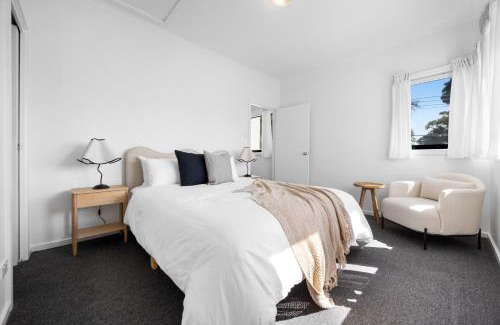 Kidman Park Apartamento | The Oak Grove - Dedicated Workspace, WiFi, Parking