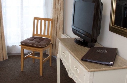 Axbridge Hotel | The Oakhouse Hotel