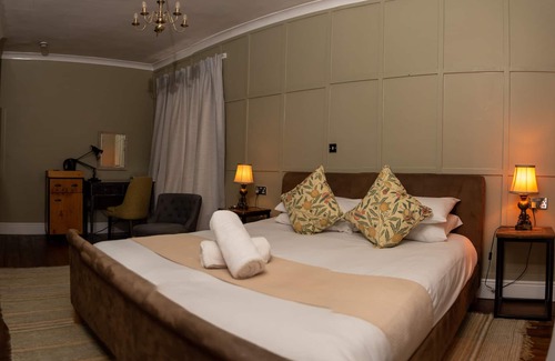 Axbridge Hotel | The Oakhouse Hotel