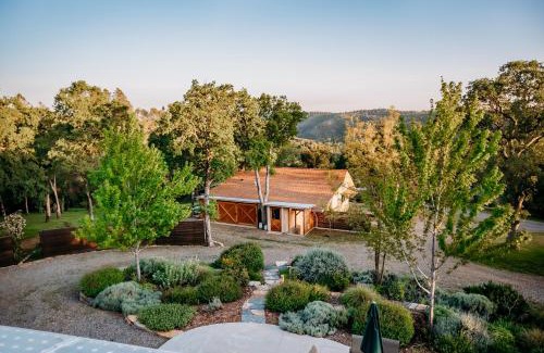Mariposa Casa | The Oak Meadows Guest House