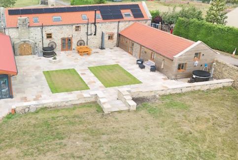 Crook Casa | The Oak & The Log Cabin, Sleeps 10, 2 Hot Tubs Near Durham City & Bishop Auckland