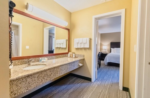 Oakhurst Hotel | The Oakhurst Inn at Yosemite
