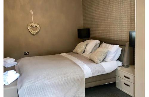 Consett Casa | The Oaks A private room in our home With its own entrance with internal doors locked More suited to quieter guests wanting a peaceful stay
