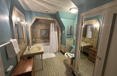 Jamestown Cama Y Desayuno | The Oaks B&B Hotel and Spiritual Center