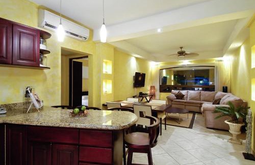 Tamarindo Apartamento | The Oaks Tamarindo Pool Front Condominiums fast wifi