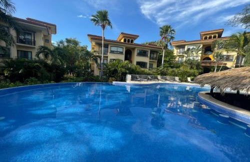 Tamarindo Apartamento | The Oaks Tamarindo Pool Front Condominiums fast wifi