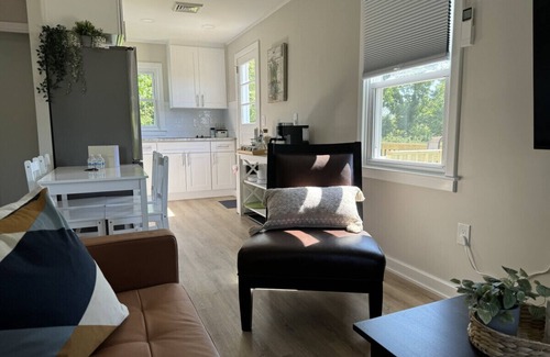 Mystic - New London Cabaña | The Oar Cottage (24) · walk Mystic-Train/EV Lvl-2