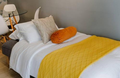 Bagumbayan Casa | The Oasis 1 BR with Pool Sauna Gym and More