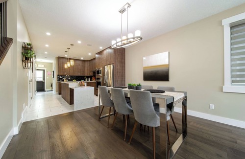 Jasper Place Casa | The Oasis; Near WEM/DT| Dedicated office | Long stay