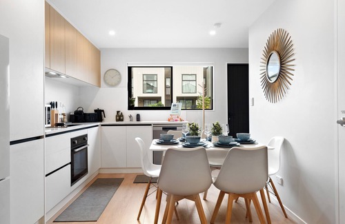 Mangere Bridge Casa | Modern 3BR close to Airport |Ultrafast WiFi | Pets