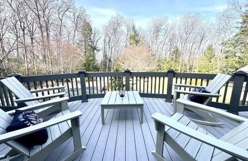 Gilford Casa | "The Oasis" Pool/Hot tub/Game-Room/Ski/Sleeps 18