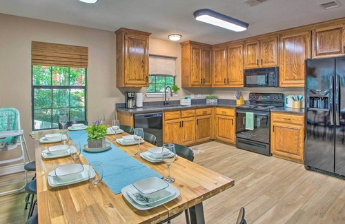 Pottsboro Casa | ‘The Oasis’ w/ Game Room & Private Hot Tub!