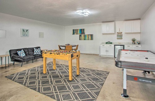 Pottsboro Casa | ‘The Oasis’ w/ Game Room & Private Hot Tub!