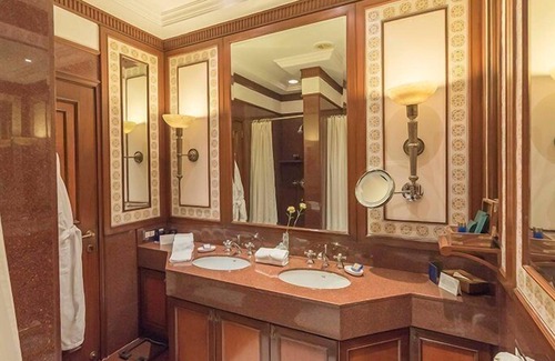 Dharmatala Hotel | The Oberoi Grand, Kolkata