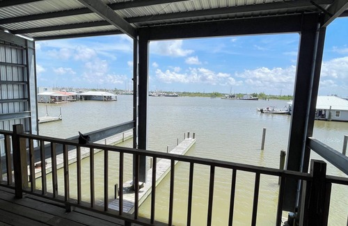 Venice Casa | The OffCall Spacious 4-bedroom home away from home in the heart of venice La