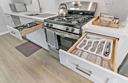 Waukegan Apartamento | The Office Loft- 2 Bedroom