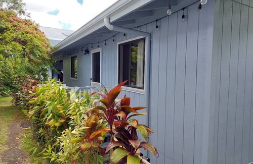 Hilo Cabaña | El Ohana Cottage está perfectamente situado cerca de todos los servicios, pero en una zona tranquila.