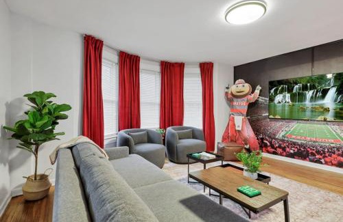 Clintonville Casa | The Ohio State of Mind 5BR 2BA