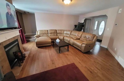 Timberlea Casa | The Oilsands Manor