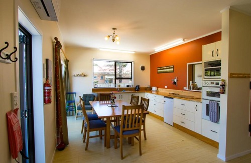 Collingwood Casa | The Old Bakery - Collingwood Holiday Home