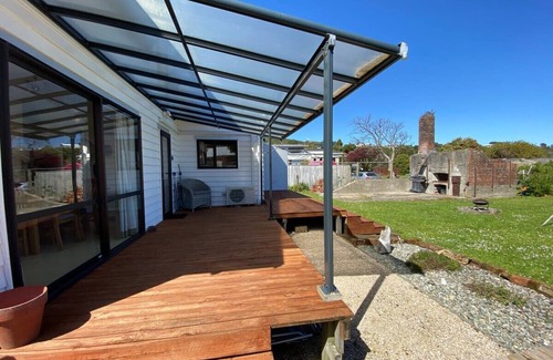 Collingwood Casa | The Old Bakery - Waterfront Retreat in Collingwood