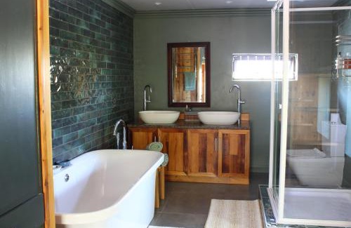 Bathurst Casa | The Old Barracks Boutique Guesthouse