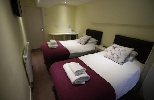 Cricklade Hotel | The Old Bear Inn