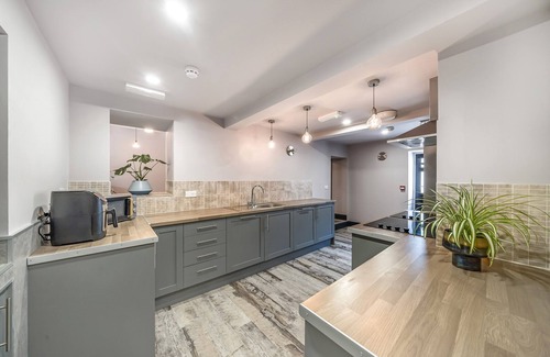 Kirk Sandall Cabaña | THE OLD BELLS, pet friendly in Norton, Doncaster