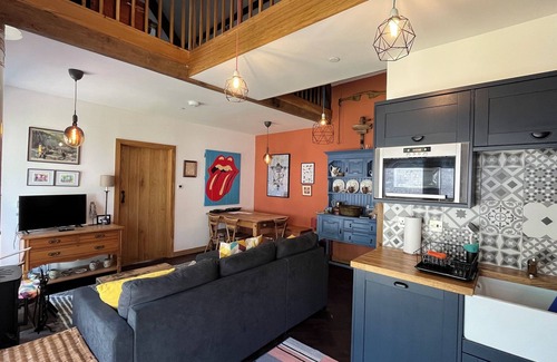 Llanfihangel Tal-y-llyn Casa | The Old Byre at Llandetty Hall Farm Brecon Beacons Historic Barn Farm Stay