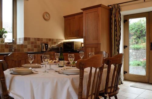 Crynant Casa | The Old Byre