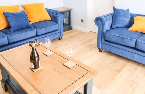 Eggleston Casa | THE OLD BYRE, pet friendly, with hot tub in Middleton-In-Teesdale