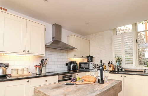 Dittisham Casa | THE OLD CHAPEL, character holiday cottage in Dittisham