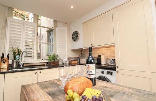Dittisham Casa | THE OLD CHAPEL, character holiday cottage in Dittisham
