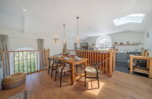Stoke Abbott Cabaña | The Old Chapel - sleeps 6 guests in 3 bedrooms
