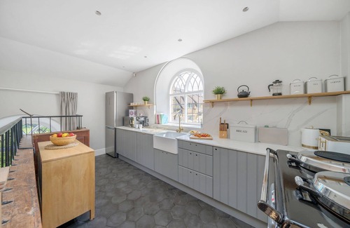 Stoke Abbott Cabaña | The Old Chapel - sleeps 6 guests in 3 bedrooms