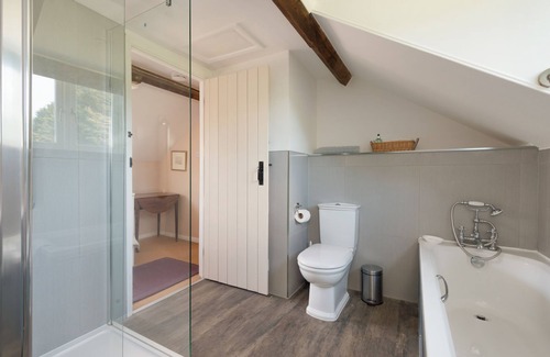 Nonington Casa | The Old Coach House near Canterbury. Pets welcome. No children under 12.