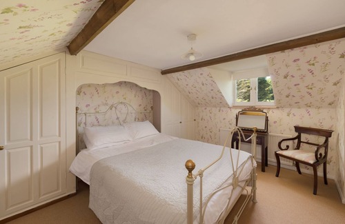 Nonington Casa | The Old Coach House near Canterbury. Pets welcome. No children under 12.