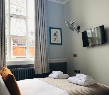 Warwick Town Centre Hotel | The Old Coffee Tavern