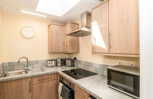Banwell Cabaña | THE OLD COW SHED, romantic, country holiday cottage in Banwell