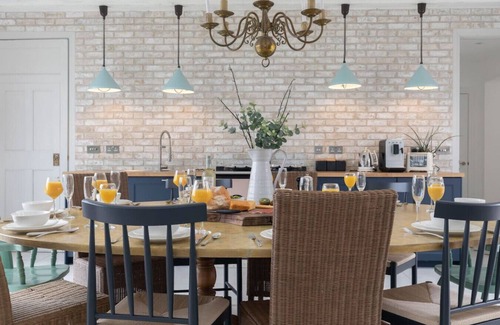 Crudwell Casa | The Old Dairy: A Stunning Detached Rural Retreat
